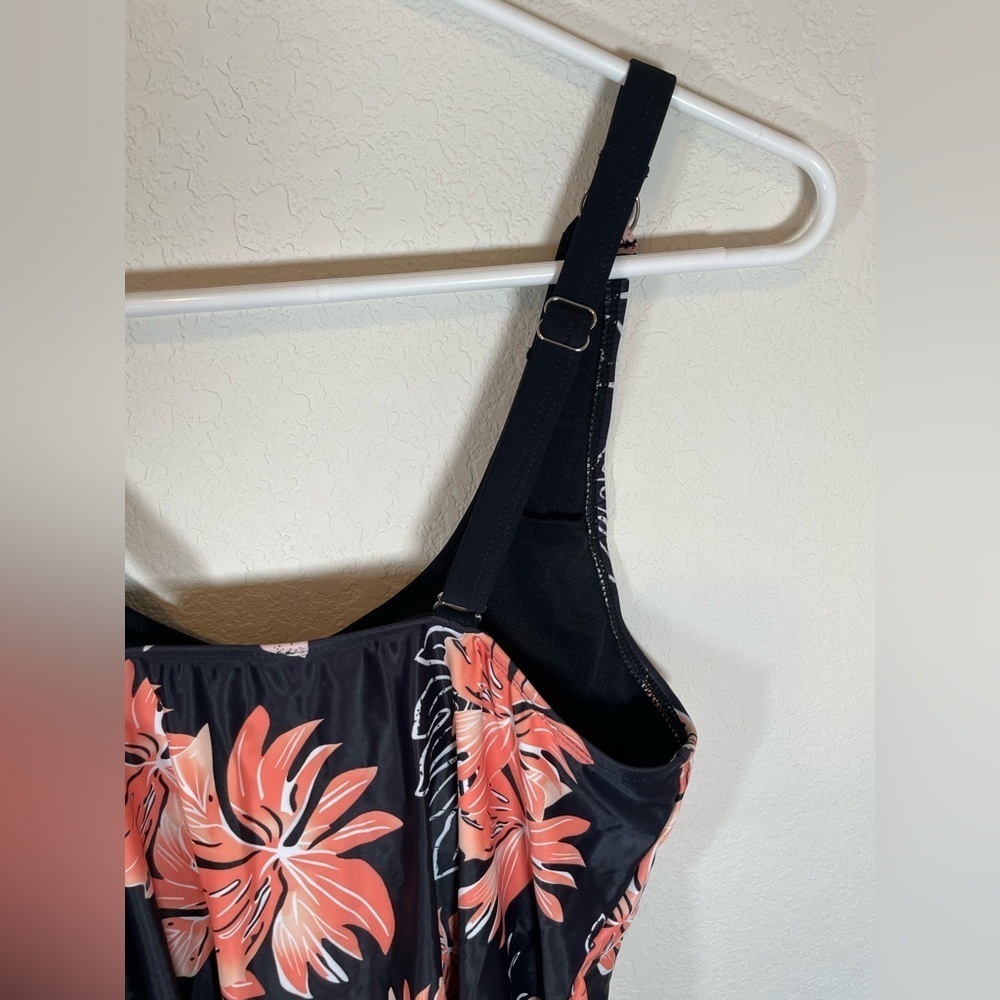 Yonique Pink & Black Floral Tankini Medium - Picture 6 of 10